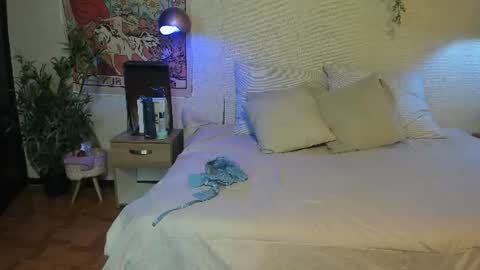 sofii_wild online show from June 18, 12:32 pm
