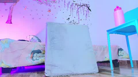  Sofa Daz  online show from July 28, 3:21 pm