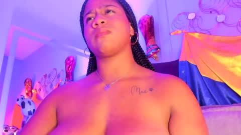 sofiifox online show from July 4, 3:43 am