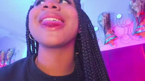 sofiifox online show from July 9, 3:32 am
