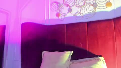 sofiifox online show from July 29, 1:55 pm