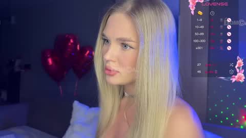 Snapshot of sofivolkova chatting on March 2, 3:27 pm Sofia online show from March 2, 3:27 pm