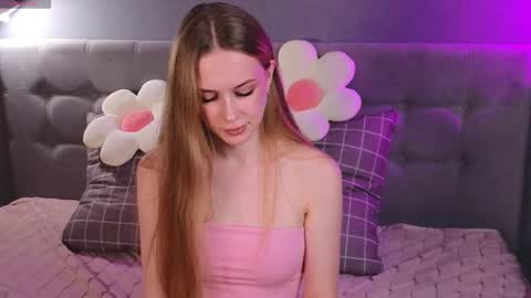 Snapshot of soft_babe chatting on September 30, 7:35 pm Milisa online show from September 30, 7:35 pm