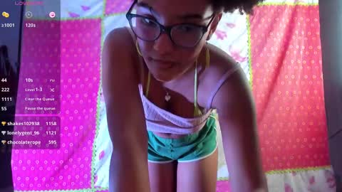 Chloe Kiwi online show from December 10, 1:43 am