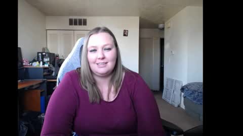 Snapshot of softerpeaches chatting on January 10, 7:54 pm Rose online show from January 10, 7:54 pm