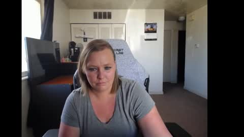 Snapshot of softerpeaches chatting on September 11, 7:26 pm Rose online show from September 11, 7:26 pm