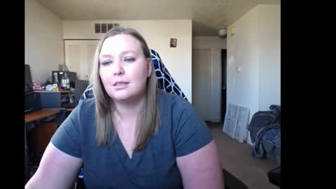 Snapshot of softerpeaches chatting on January 2, 7:51 pm Rose online show from January 2, 7:51 pm