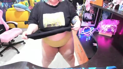 Sofie online show from April 24, 12:45 am