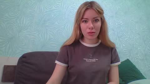 softy_aura online show from March 17, 9:58 am