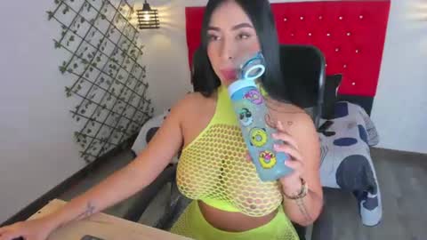 sofy_muller_ online show from August 4, 9:33 pm
