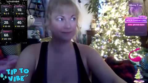 solesticia online show from December 14, 8:40 pm