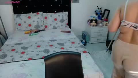 sonialatin69 online show from April 28, 12:20 pm