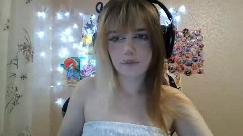 Mila online show from July 27, 4:15 pm