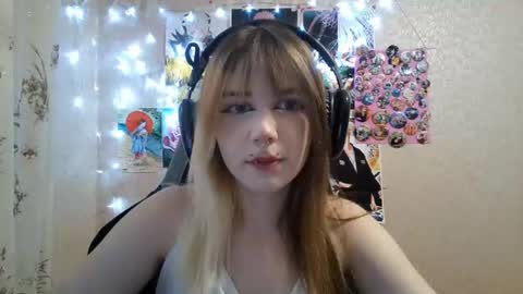 Mila online show from July 23, 3:20 pm