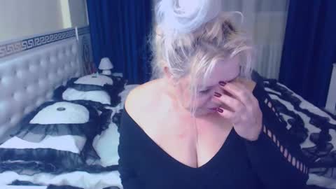 Snapshot of sonyamilf chatting on February 13, 4:50 pm Sonya online show from February 13, 4:50 pm