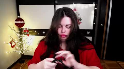 sophia__olsen online show from December 3, 7:09 am