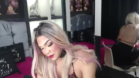 sophia_hott01 online show from November 6, 7:50 pm