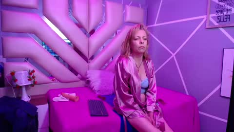     SOPHIA      online show from February 18, 2:16 am