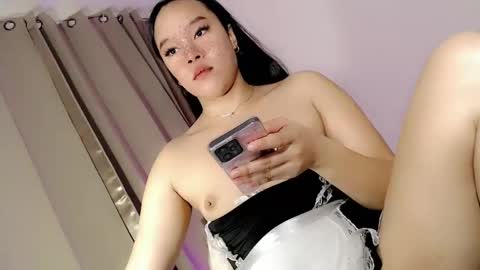 sophia_walker18 online show from April 24, 12:40 pm