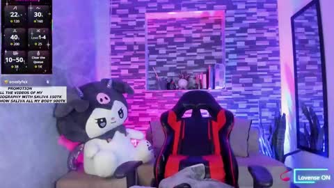 Snapshot of sophiaa_cherry chatting on October 9, 8:25 pm Sophia online show from October 9, 8:25 pm