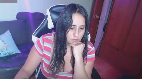 sophiaa_vega_ online show from June 22, 3:52 pm