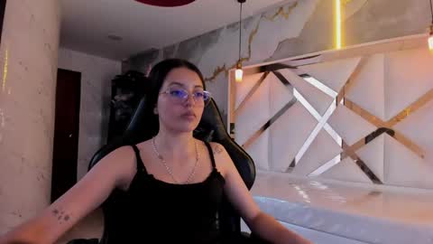 sophiadoll_tf online show from May 4, 9:10 pm