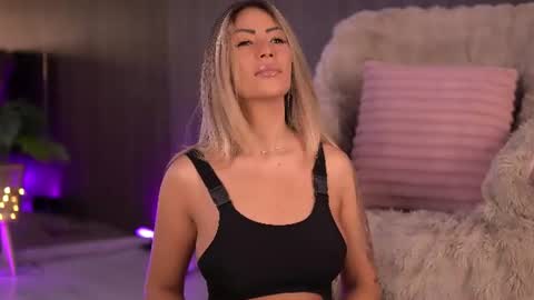 Sophie online show from July 2, 3:23 am