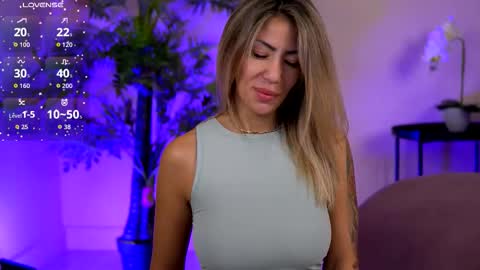 Sophie online show from October 23, 3:52 am