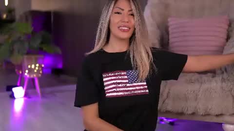 Sophie online show from July 4, 3:43 am