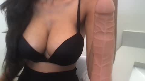 Snapshot of sophiaraexx chatting on October 17, 3:16 pm Sophia online show from October 17, 3:16 pm