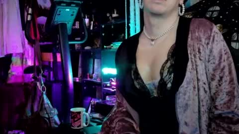 Sophie Satin1980 online show from June 18, 12:38 am