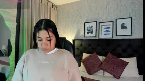 sophie__blare online show from June 23, 7:09 pm