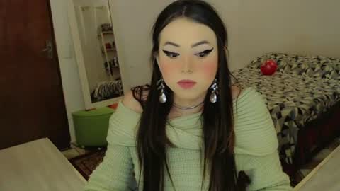 Sophie Fantasys online show from June 22, 4:20 am