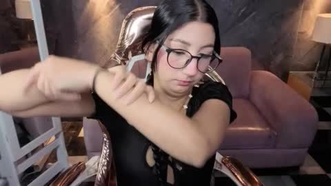 sophie_jones_b online show from February 10, 12:41 pm