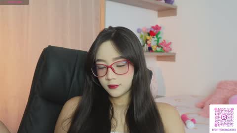 Sophie or Sof online show from April 29, 9:41 pm