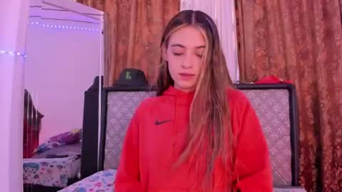 Sophie online show from June 26, 5:07 pm