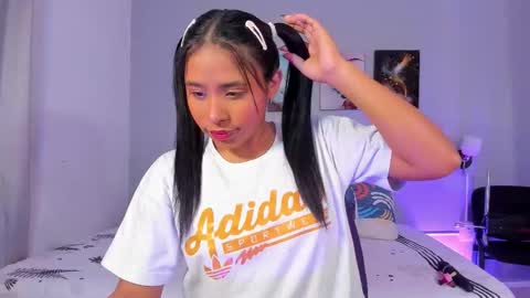 sophie_w1 online show from November 6, 12:19 pm