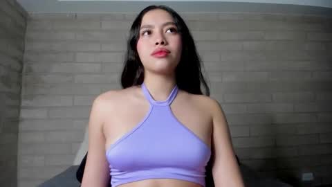 sophiebellucci online show from February 25, 8:18 am