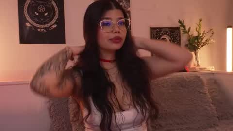 Sophiee  online show from November 9, 1:09 am