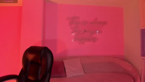 Sophie Houston online show from July 7, 2:02 am