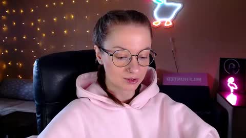 sophieleroux online show from May 5, 1:28 pm