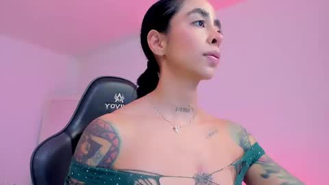 sophierooy online show from July 8, 12:58 am