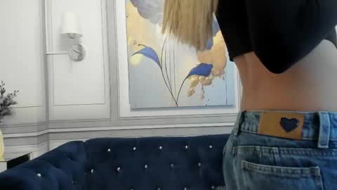 SOPHIE online show from April 29, 3:11 am