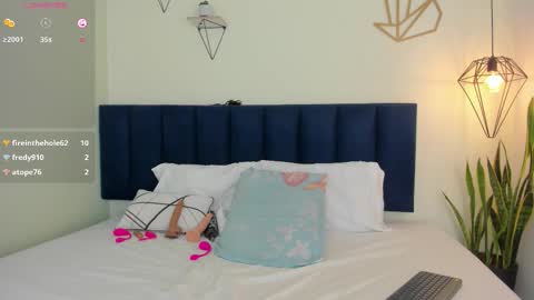 sophieturner_mg online show from October 31, 7:47 pm