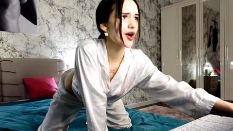 Sofia online show from February 8, 2:05 pm