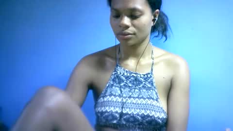 sourayaa online show from April 25, 1:02 pm