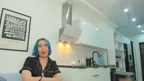 Leah online show from April 29, 5:30 pm