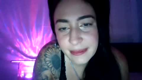 Spicywhitethangs online show from July 17, 6:15 am