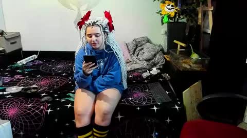 Snapshot of spanking_girls chatting on January 8, 9:00 am Evgenia online show from January 8, 9:00 am