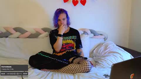 sparkyferret online show from July 3, 3:39 pm